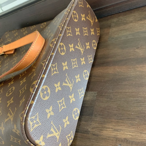 Louis Vuitton Purse - Picture 2 of 7